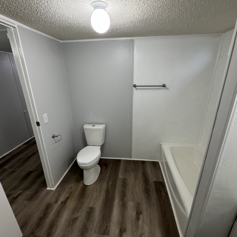2/1 Mobile Home Park – Lot 94