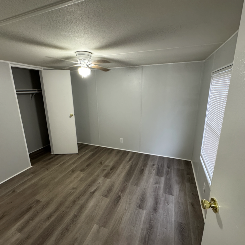 2/1 Mobile Home Park – Lot 94