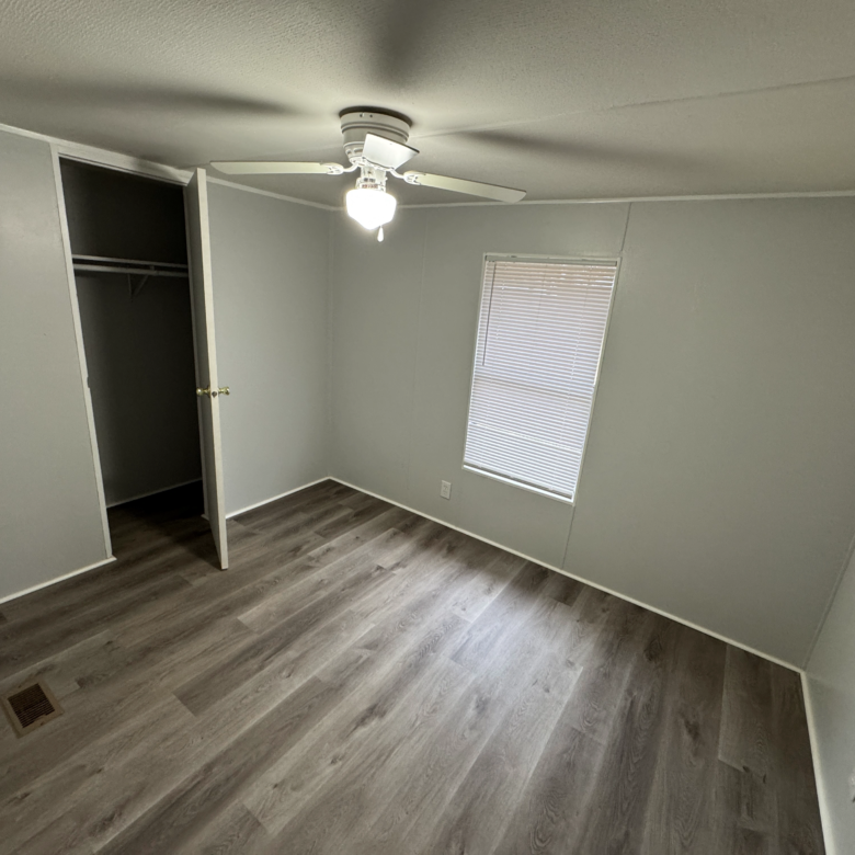 2/1 Mobile Home Park – Lot 94