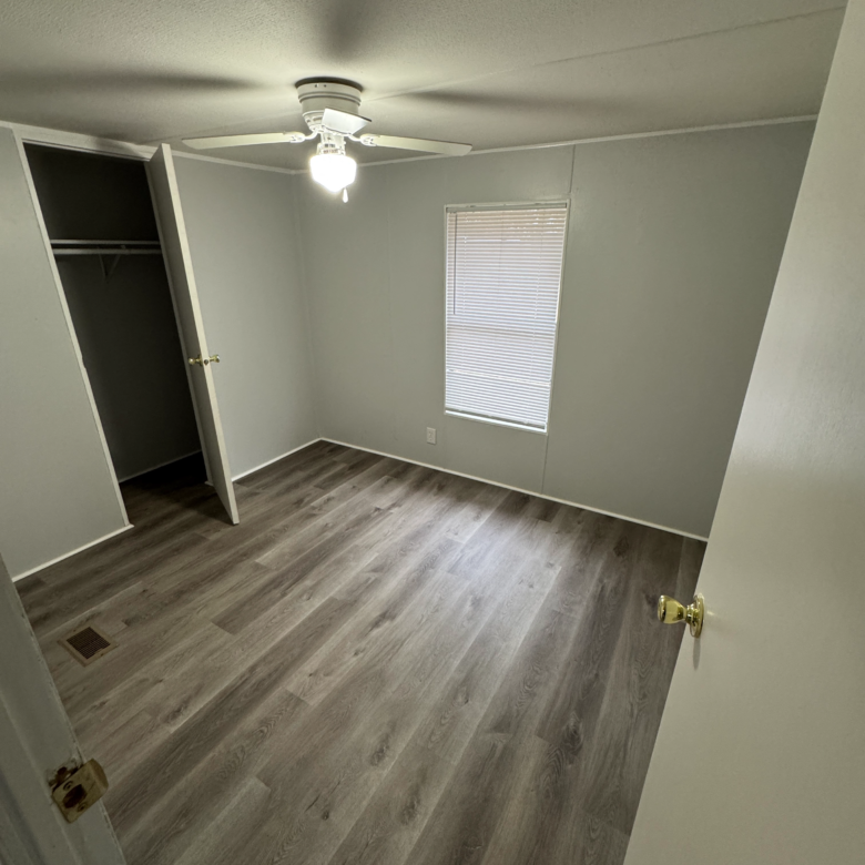 2/1 Mobile Home Park – Lot 94