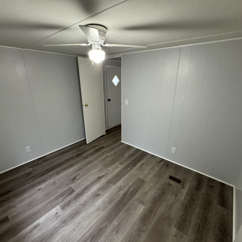 2/1 Mobile Home Park – Lot 94