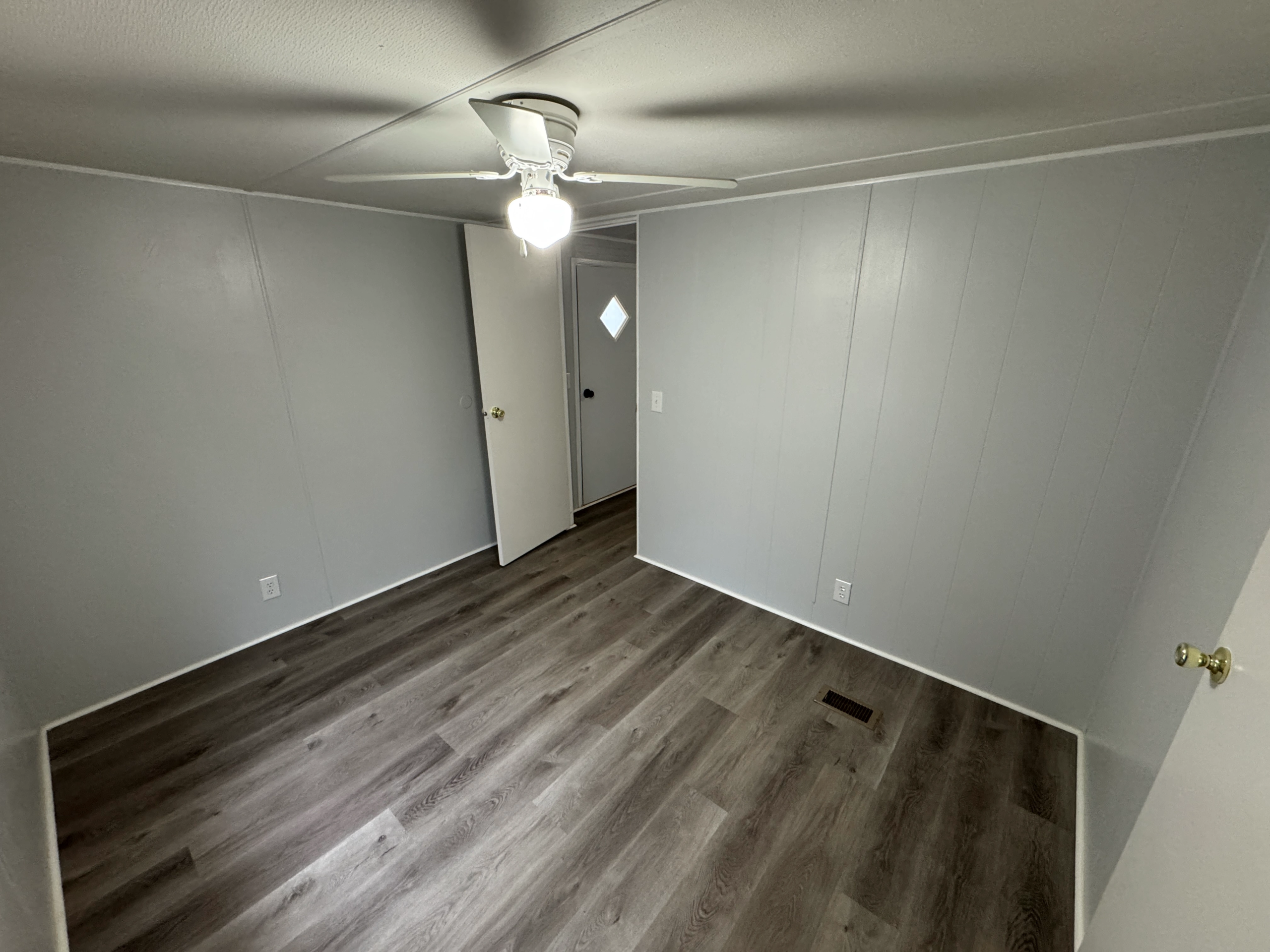 2#1 Mobile Home Park – Lot 94 (15) 2/1 Mobile Home Park – Lot 94