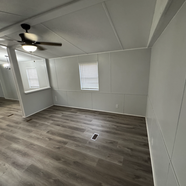 2/1 Mobile Home Park – Lot 94