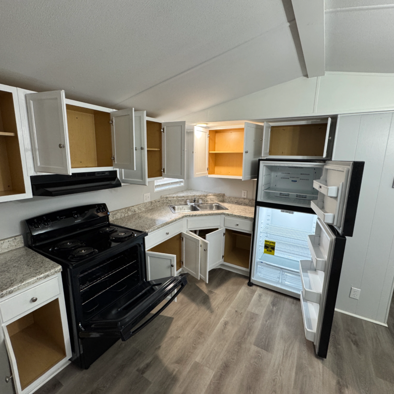2/1 Mobile Home Park – Lot 94