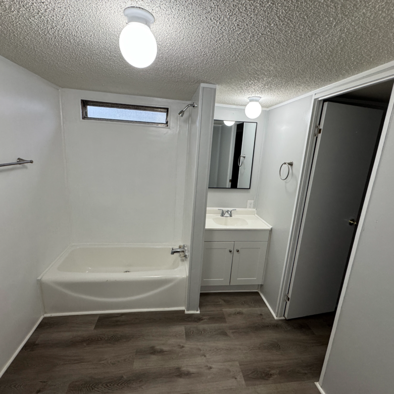 2/1 Mobile Home Park – Lot 94