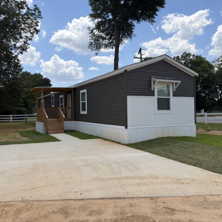 3/2 Clayton Cornerstone Mobile Home Park – Lot 201