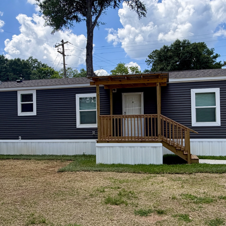 3/2 Clayton Cornerstone Mobile Home Park – Lot 201