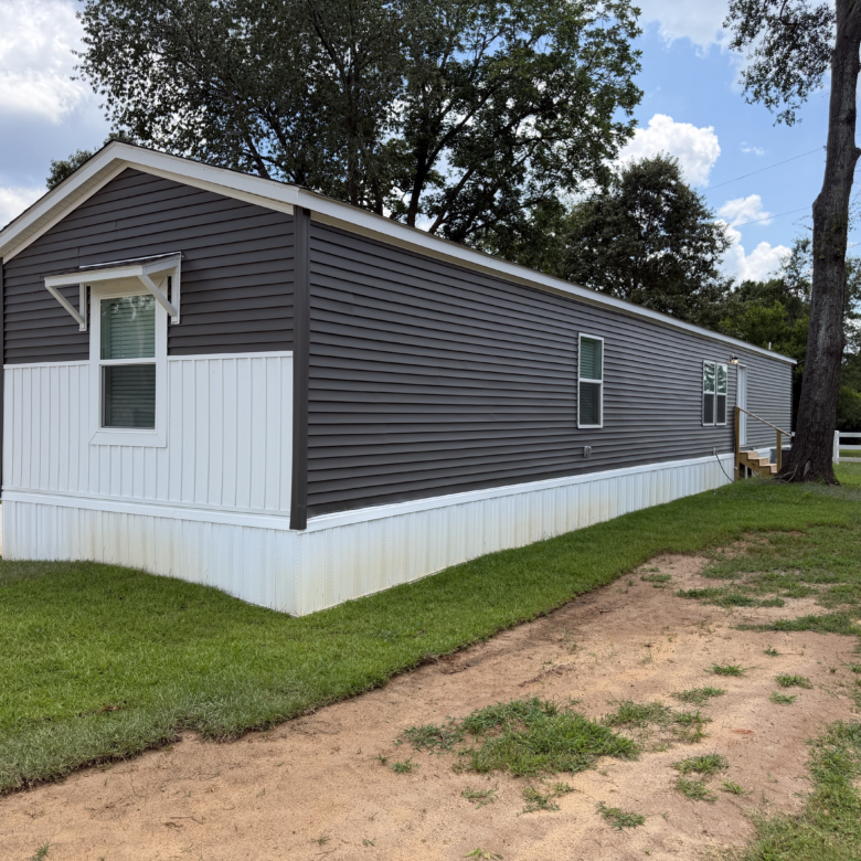 3/2 Clayton Cornerstone Mobile Home Park – Lot 201
