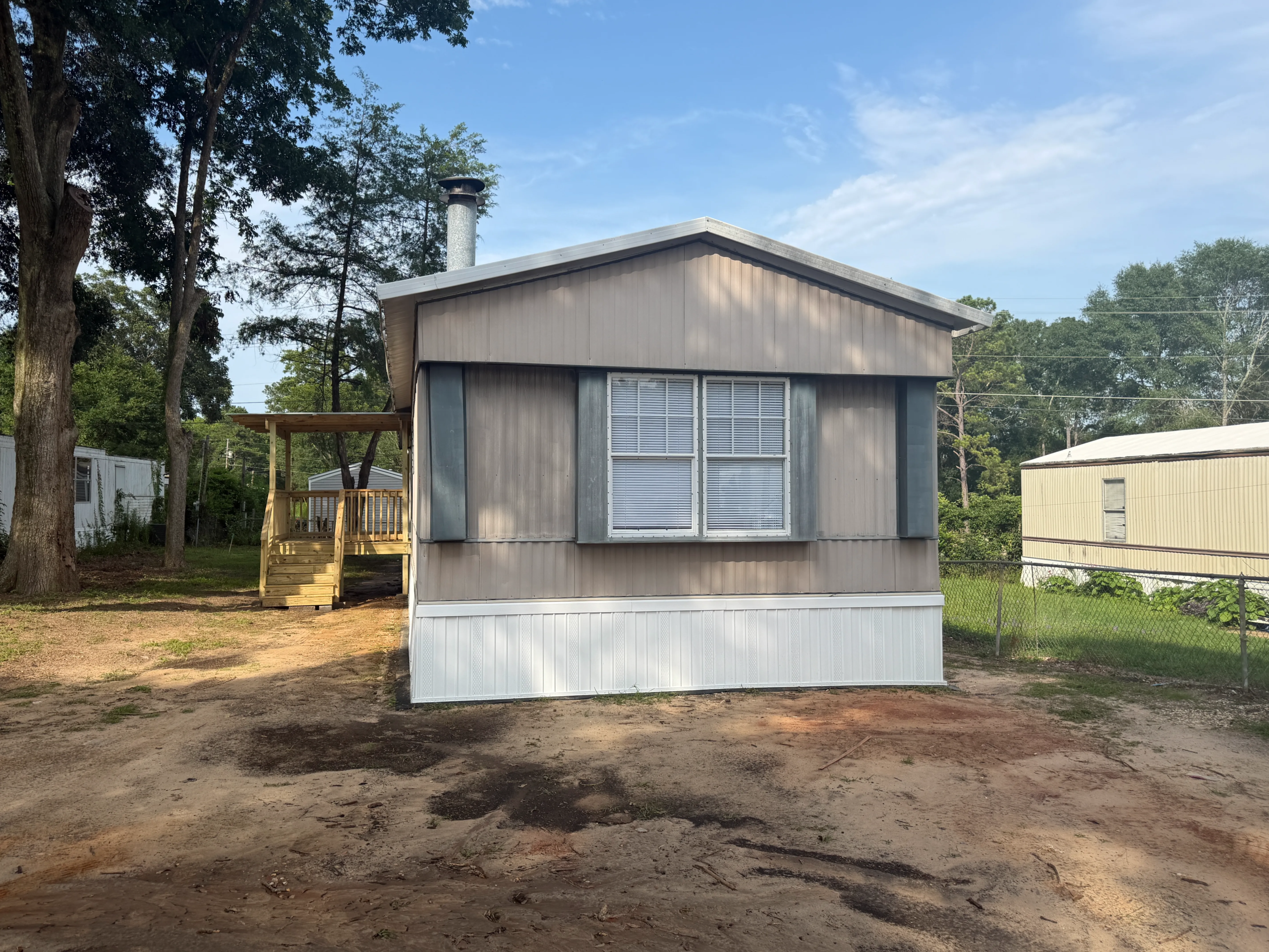 2/2 Glenwood Mobile Home Park – Lot 100