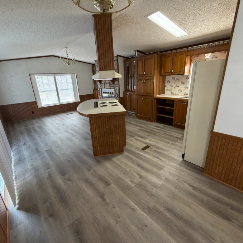 2/2 Glenwood Mobile Home Park – Lot 100