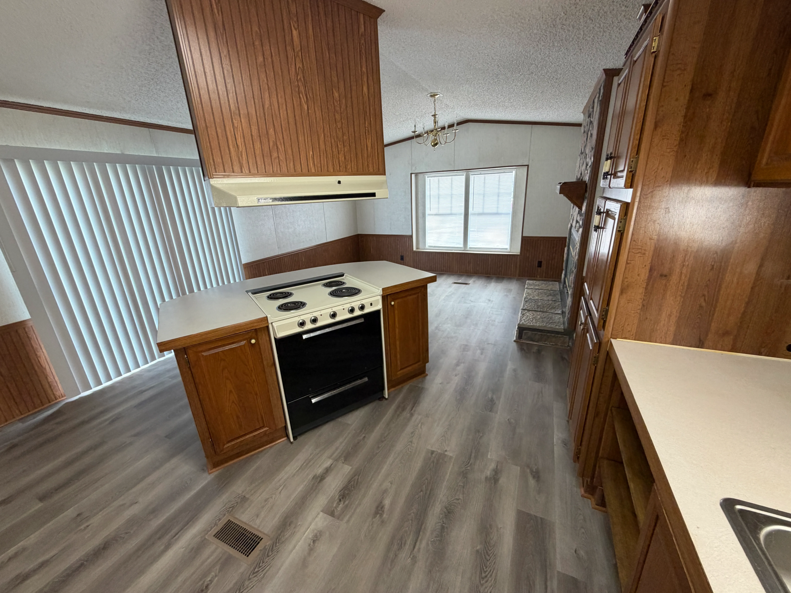 2/2 Glenwood Mobile Home Park – Lot 100