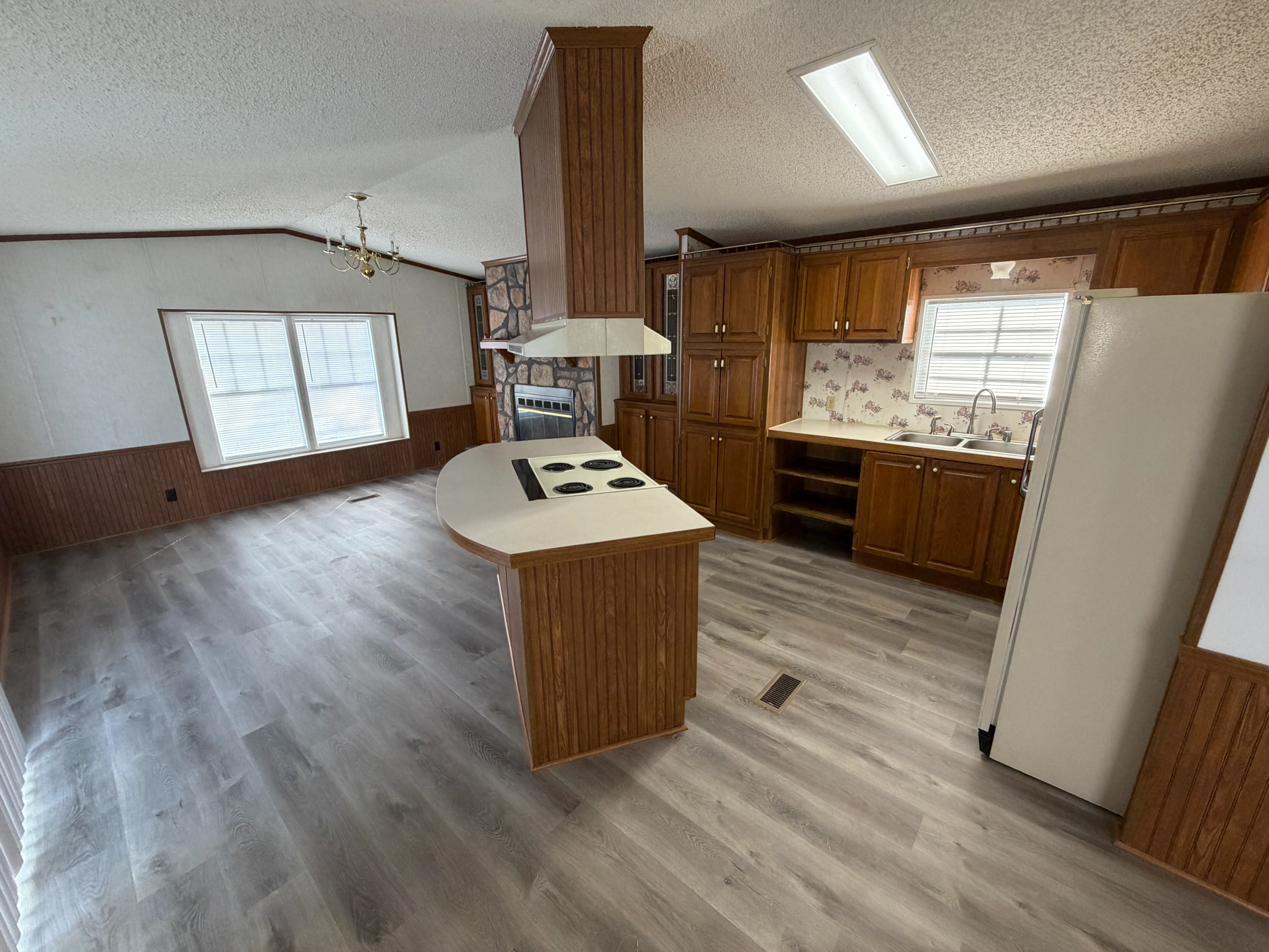 2/2 Glenwood Mobile Home Park – Lot 100