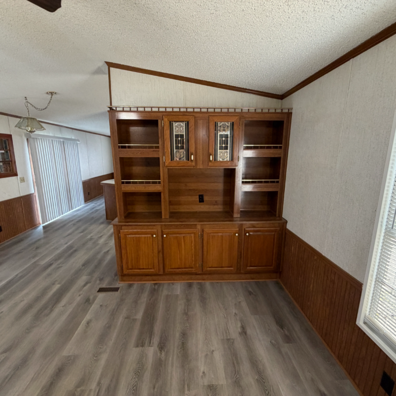 2/2 Glenwood Mobile Home Park – Lot 100