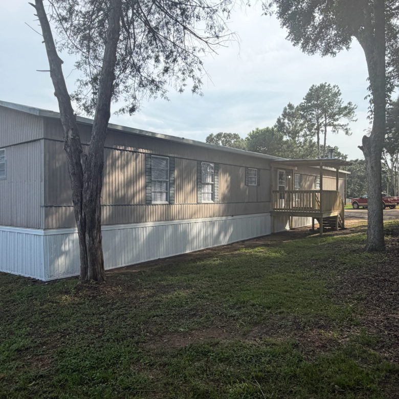 2/2 Glenwood Mobile Home Park – Lot 100