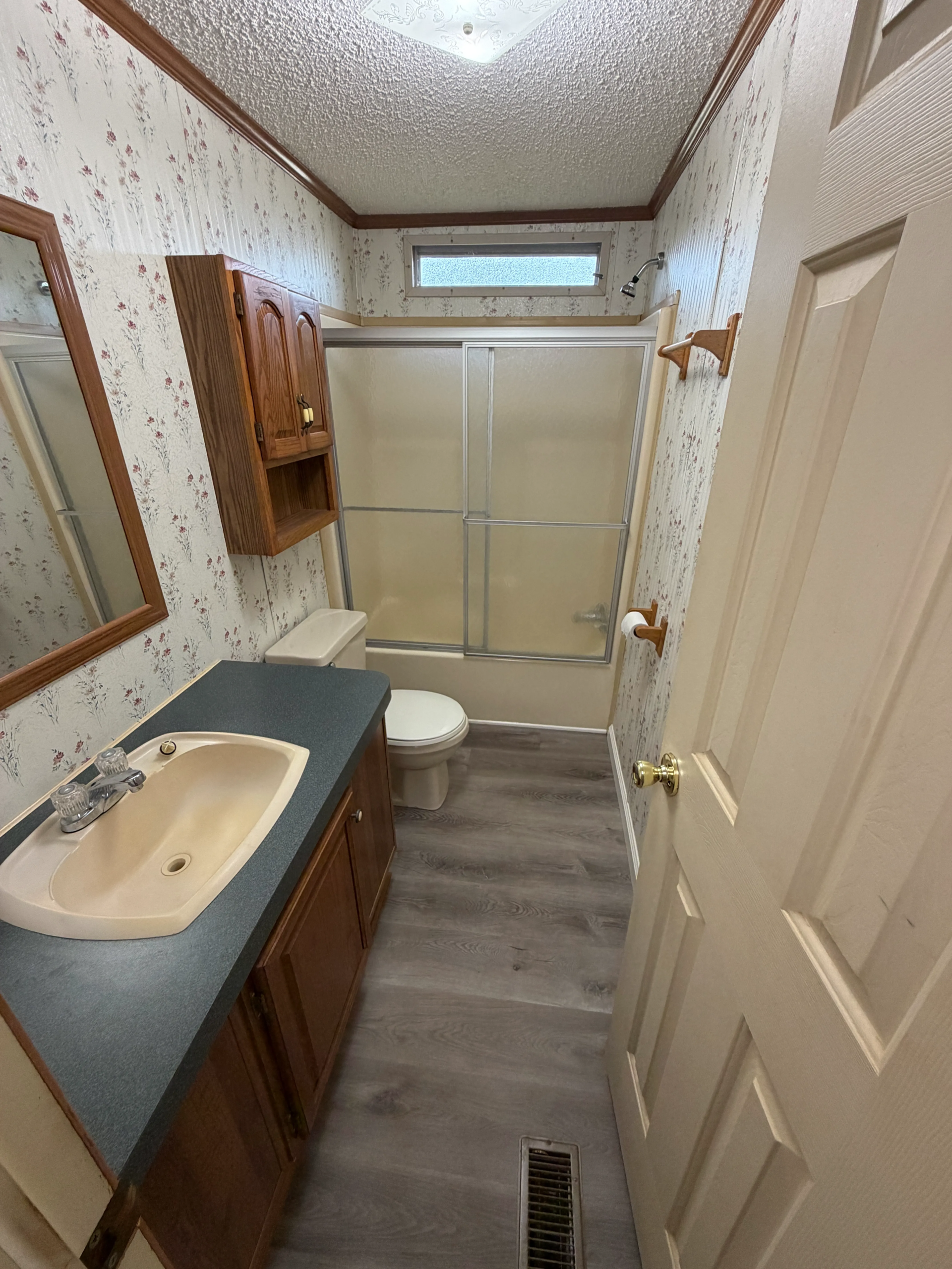 2/2 Glenwood Mobile Home Park – Lot 100