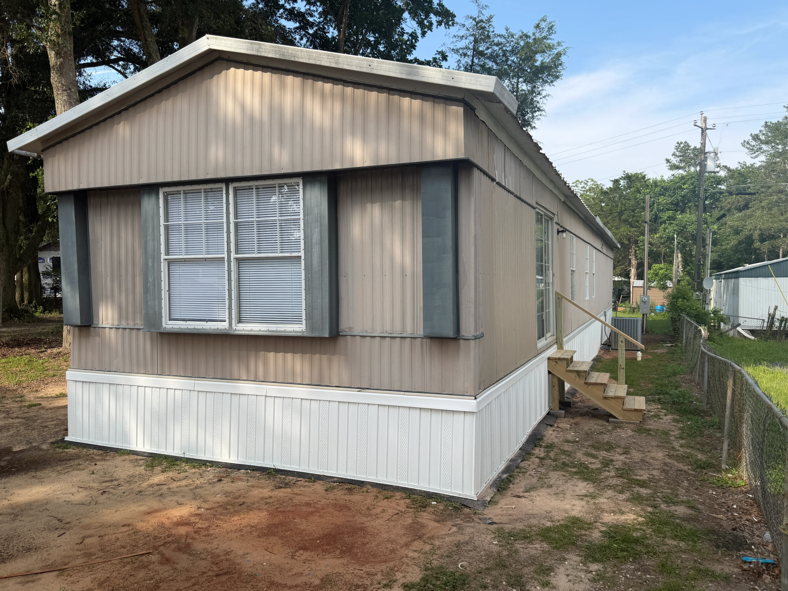 2/2 Glenwood Mobile Home Park – Lot 100