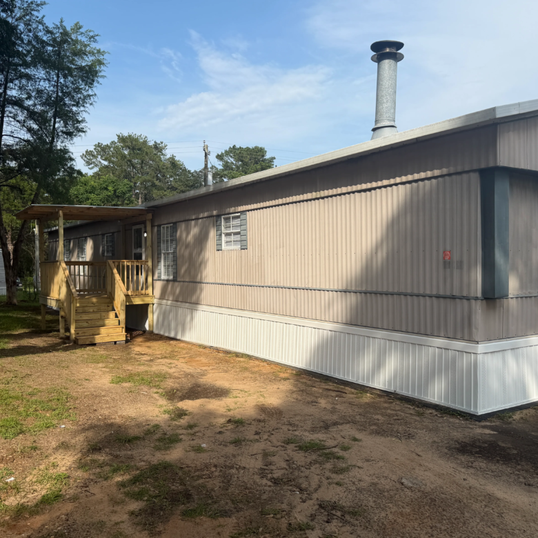 2/2 Glenwood Mobile Home Park – Lot 100