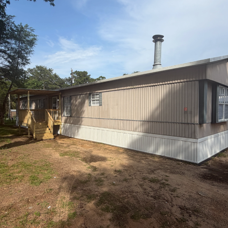 2/2 Glenwood Mobile Home Park – Lot 100