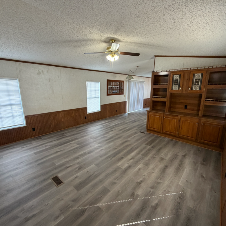 2/2 Glenwood Mobile Home Park – Lot 100