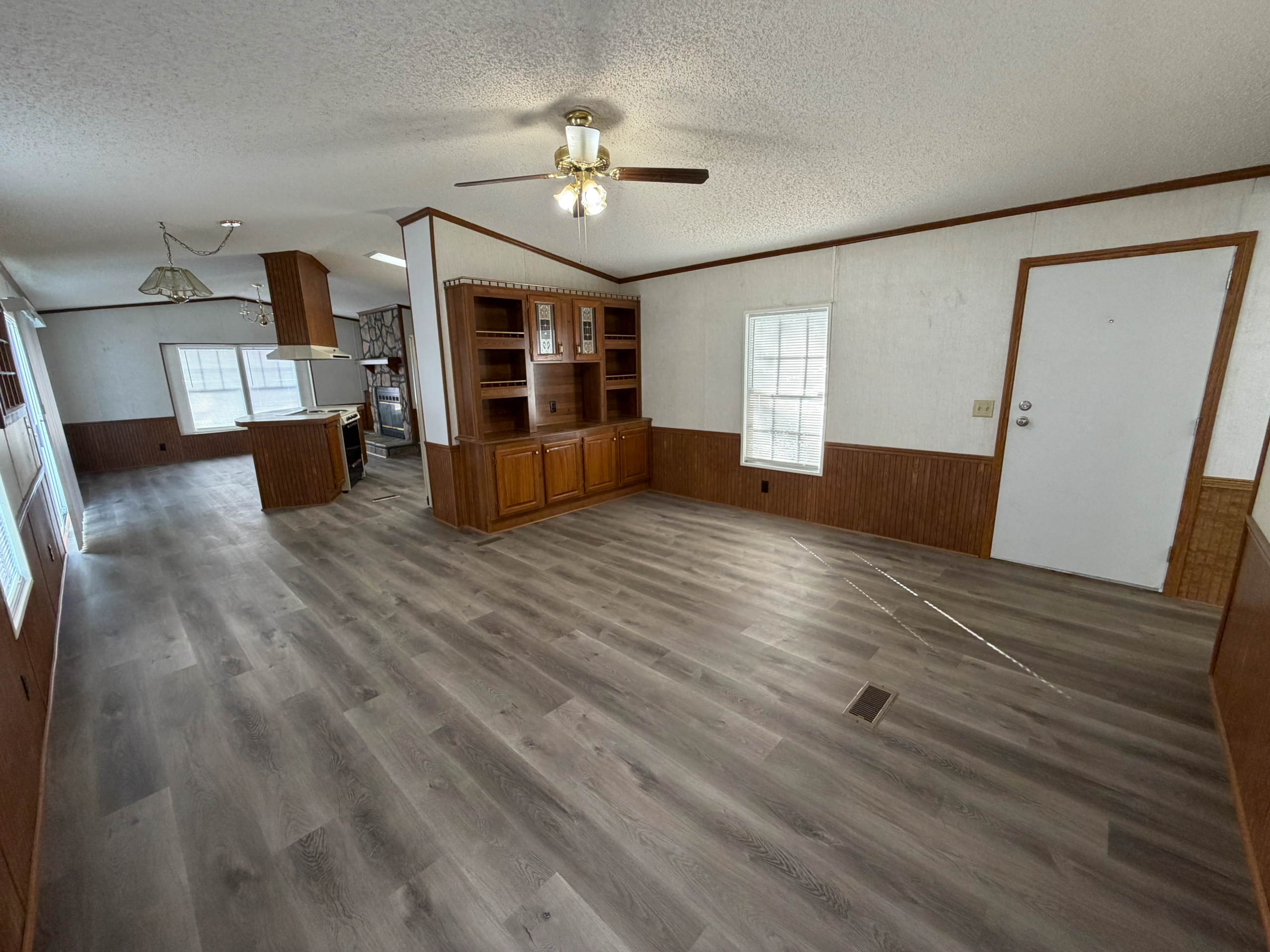 2/2 Glenwood Mobile Home Park – Lot 100