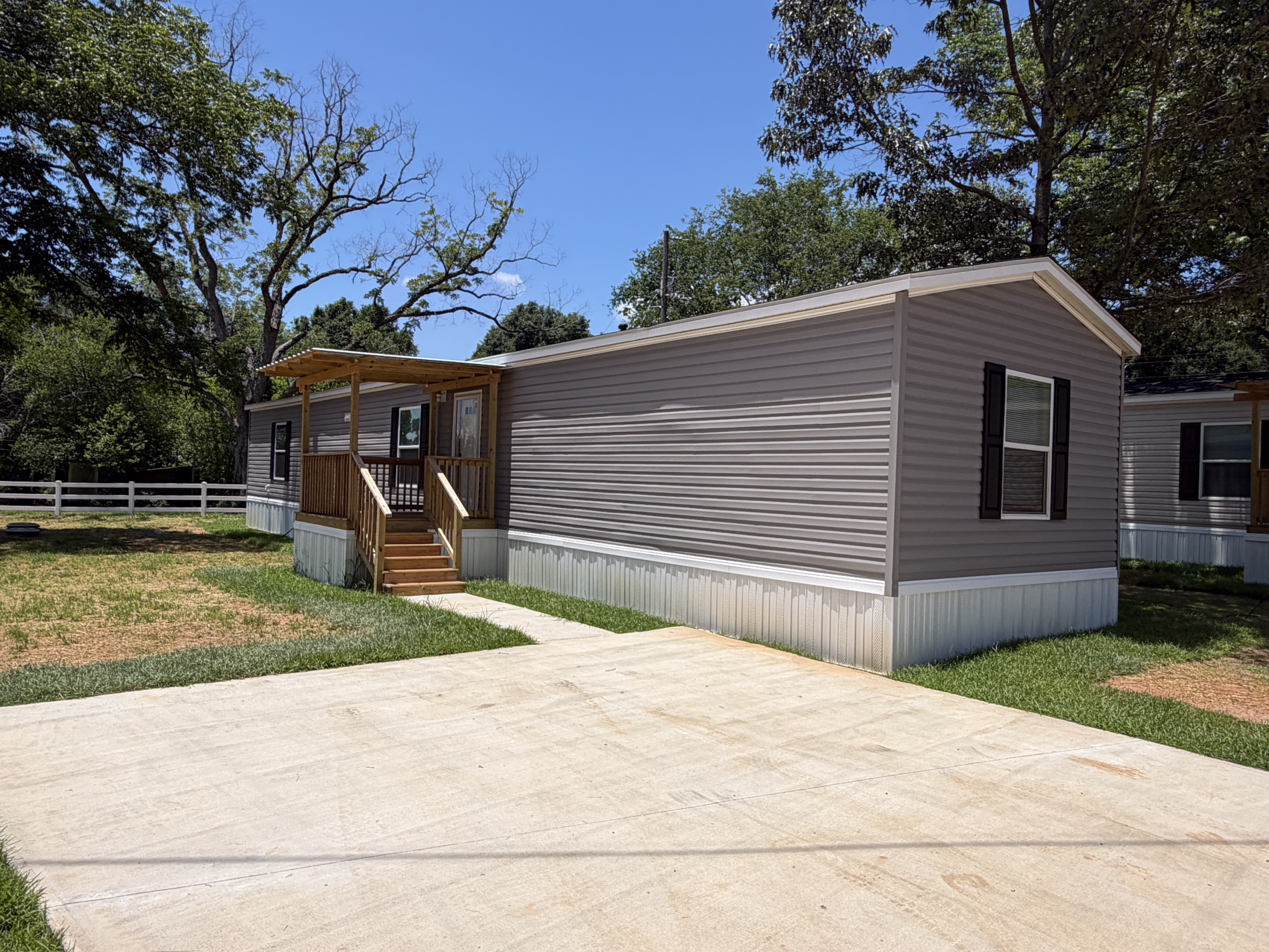 3&2 Liveoak Vin Diesel Mobile Home Park – Lot 205 (1) 3/2 Liveoak Vin Diesel Mobile Home Park – Lot 205