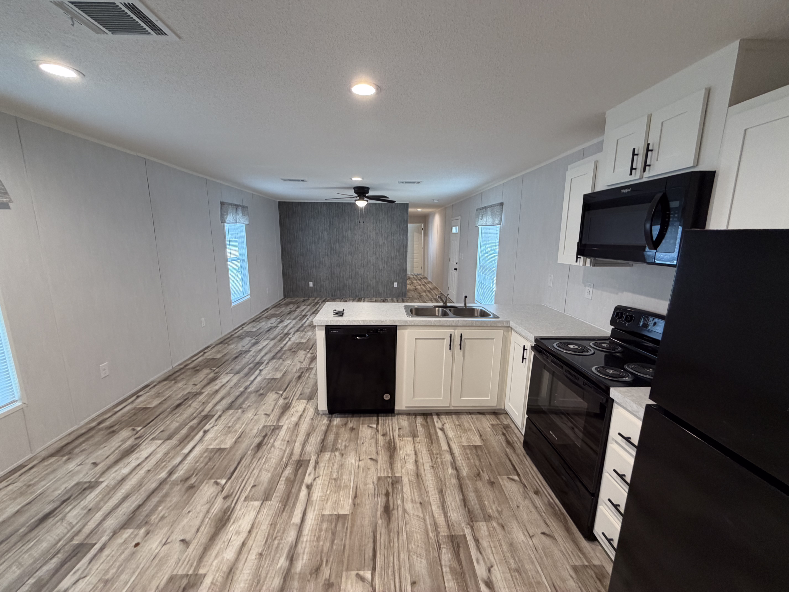 3&2 Liveoak Vin Diesel Mobile Home Park – Lot 205 (15) 3/2 Liveoak Vin Diesel Mobile Home Park – Lot 205