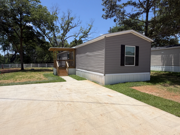 3/2 Liveoak Vin Diesel Mobile Home Park – Lot 205