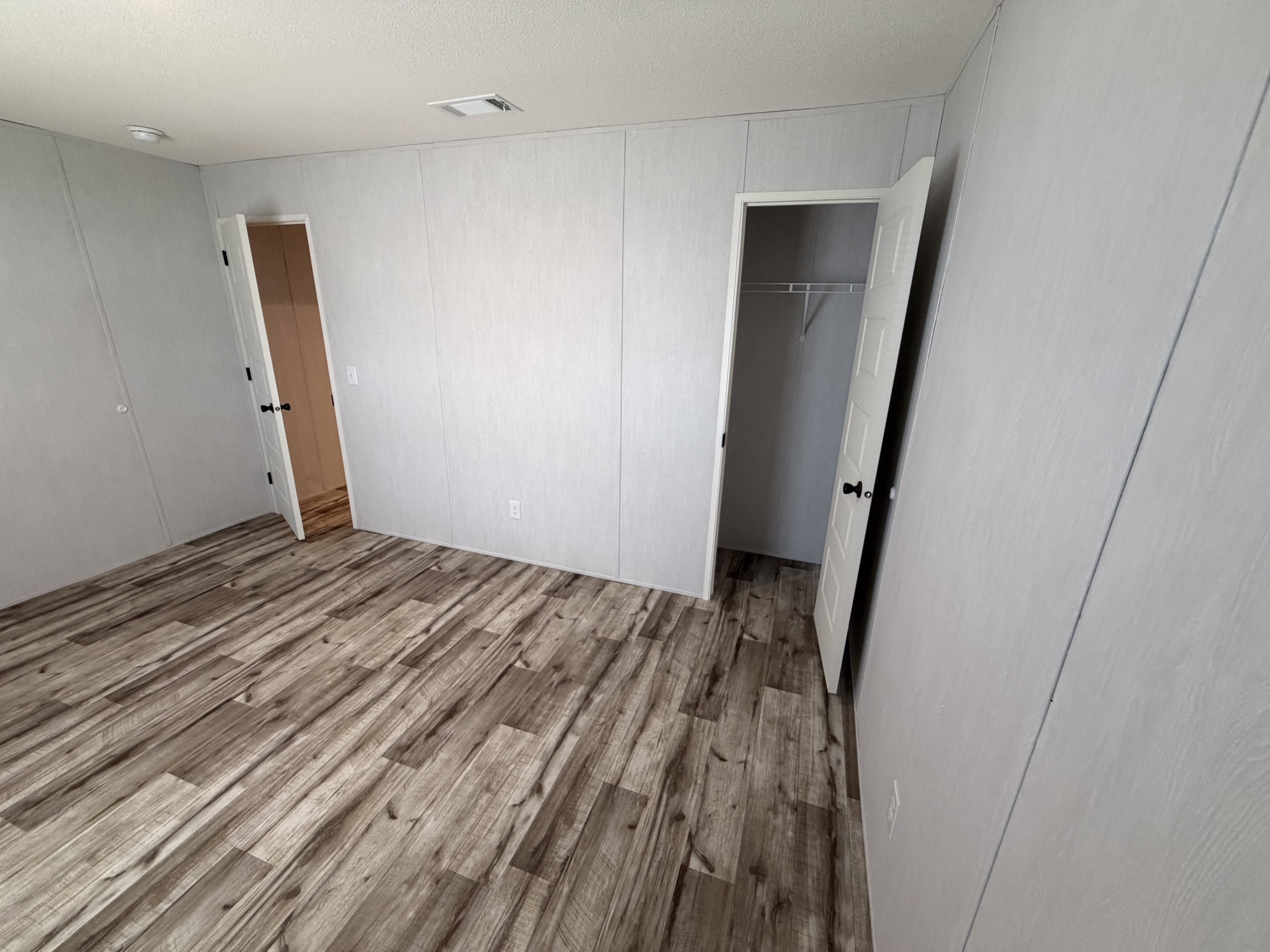 3&2 Liveoak Vin Diesel Mobile Home Park – Lot 205 (22) 3/2 Liveoak Vin Diesel Mobile Home Park – Lot 205