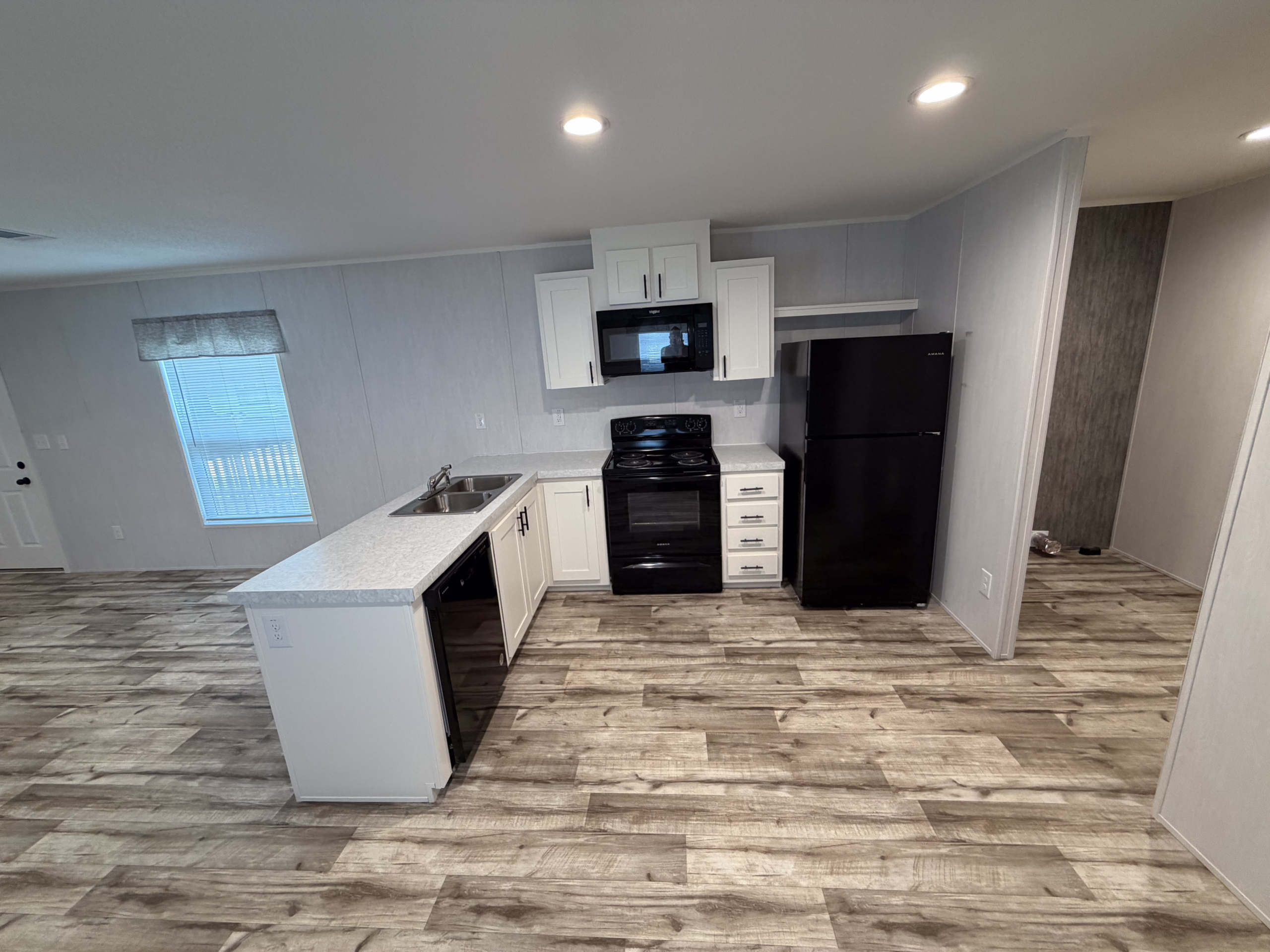 3&2 Liveoak Vin Diesel Mobile Home Park – Lot 205 (6) 3/2 Liveoak Vin Diesel Mobile Home Park – Lot 205