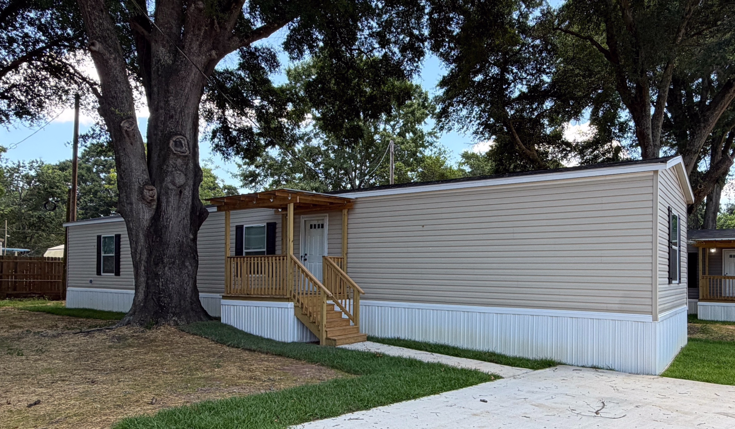 3/2 Liveoak Vin Diesel Mobile Home Park – Lot 208