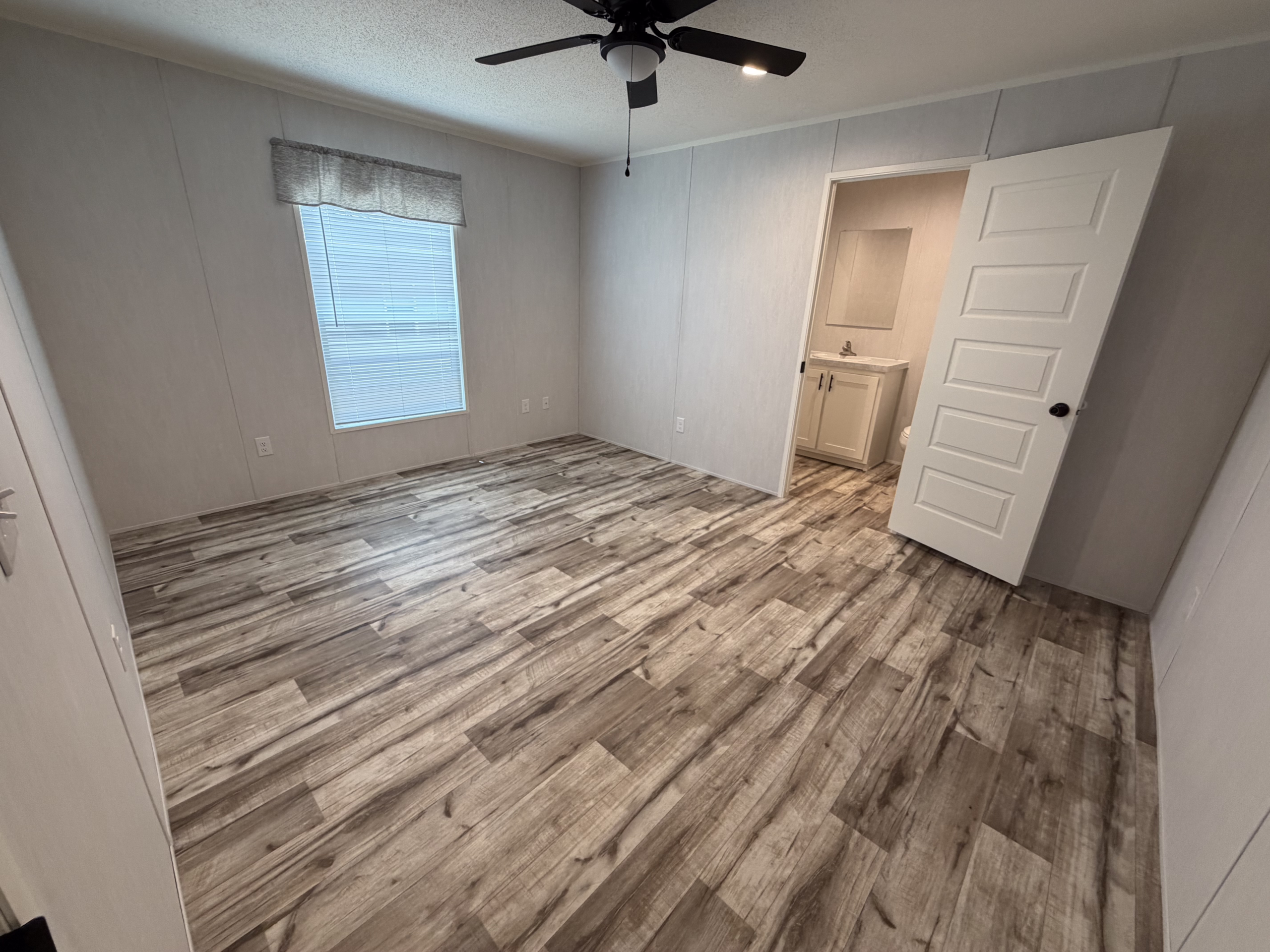 3/2 Liveoak Vin Diesel Mobile Home Park – Lot 208