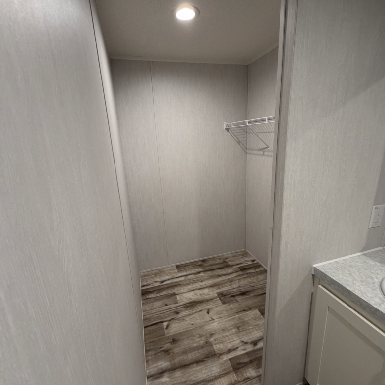 3/2 Liveoak Vin Diesel Mobile Home Park – Lot 208