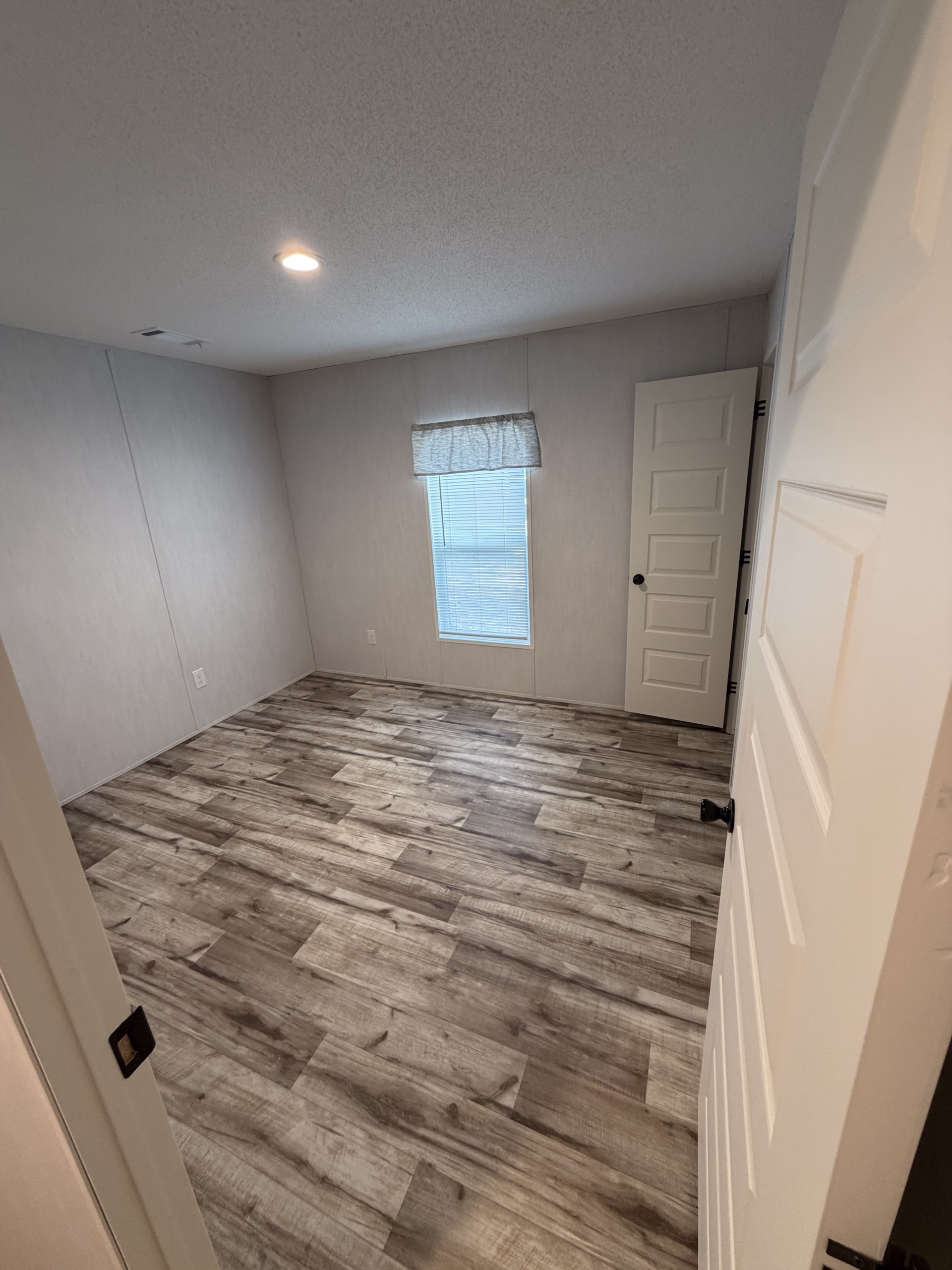 3/2 Liveoak Vin Diesel Mobile Home Park – Lot 208