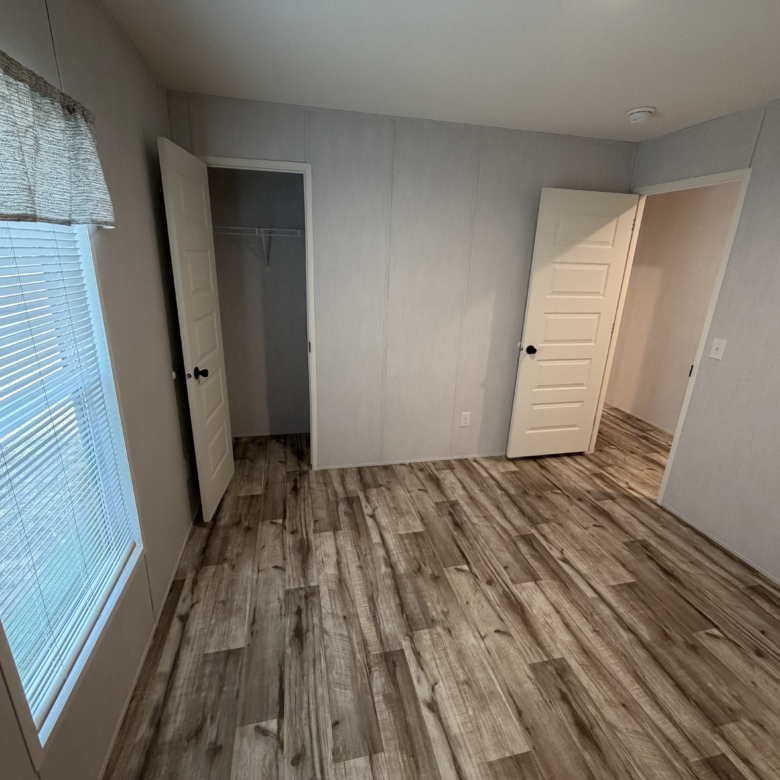 3/2 Liveoak Vin Diesel Mobile Home Park – Lot 208