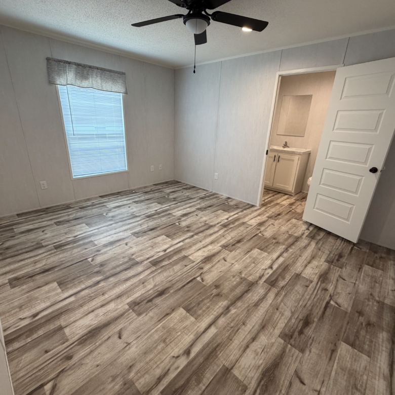 3/2 Liveoak Vin Diesel Mobile Home Park – Lot 210