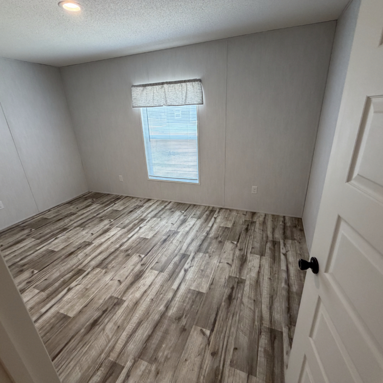 3/2 Liveoak Vin Diesel Mobile Home Park – Lot 210