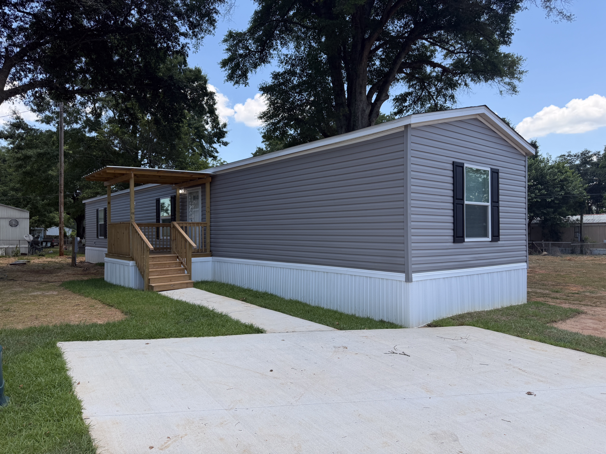 3/2 Liveoak Vin Diesel Mobile Home Park – Lot 210