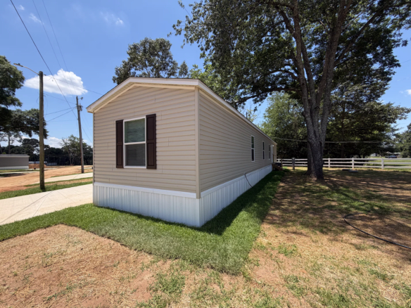 3/2 Liveoak Vin Diesel Mobile Home Park – Lot 203