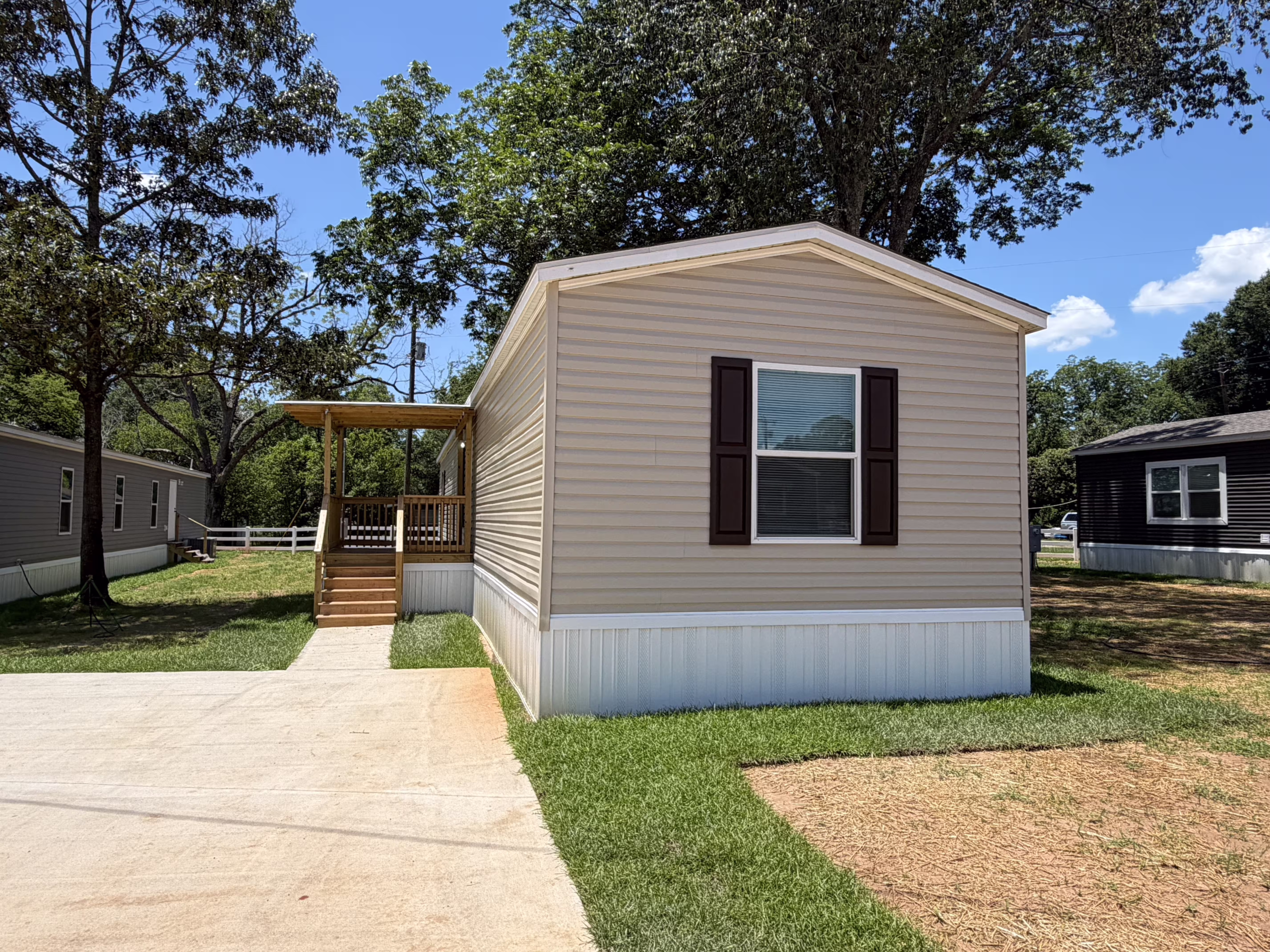 32 Liveoak Vin Diesel Mobile Home Park – Lot 203 (4) 3/2 Liveoak Vin Diesel Mobile Home Park – Lot 203