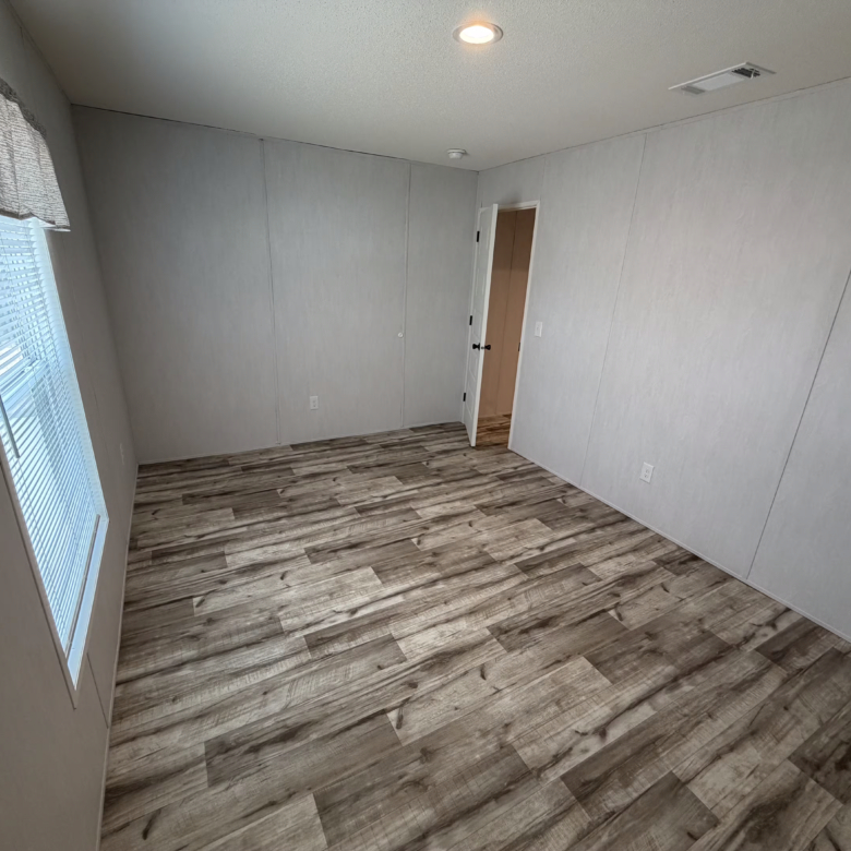 3/2 Liveoak Vin Diesel Mobile Home Park – Lot 203