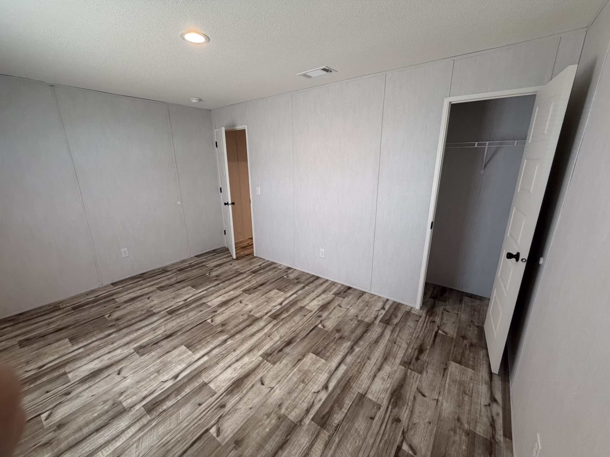 32 Liveoak Vin Diesel Mobile Home Park – Lot 203 (7) 3/2 Liveoak Vin Diesel Mobile Home Park – Lot 203